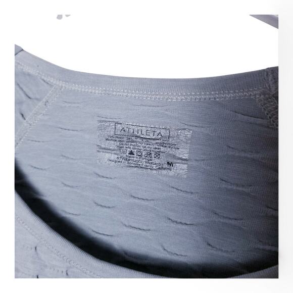 Athleta Epitomize Long Sleeve Top Quilted Pucker Running - Size M - Picture 6 of 6